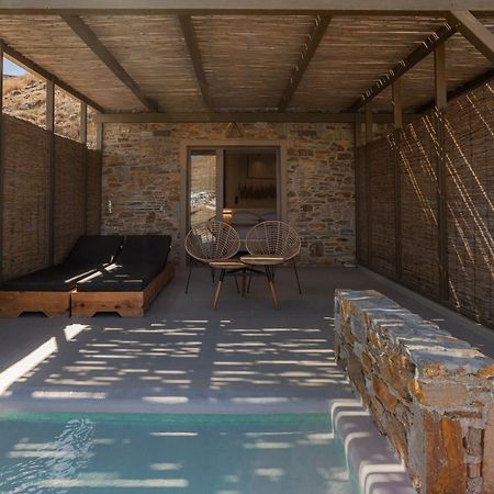 Amal Kythnos Suites エクステリア 写真