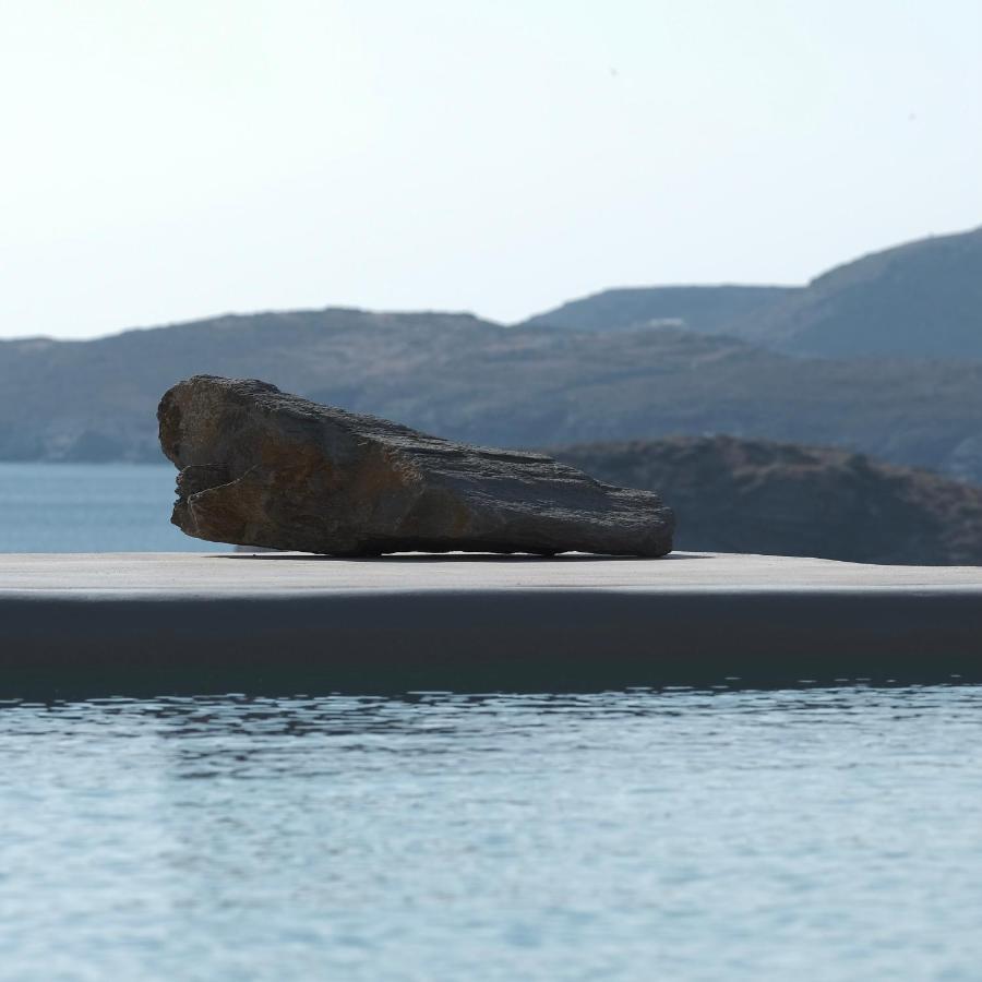 Amal Kythnos Suites エクステリア 写真