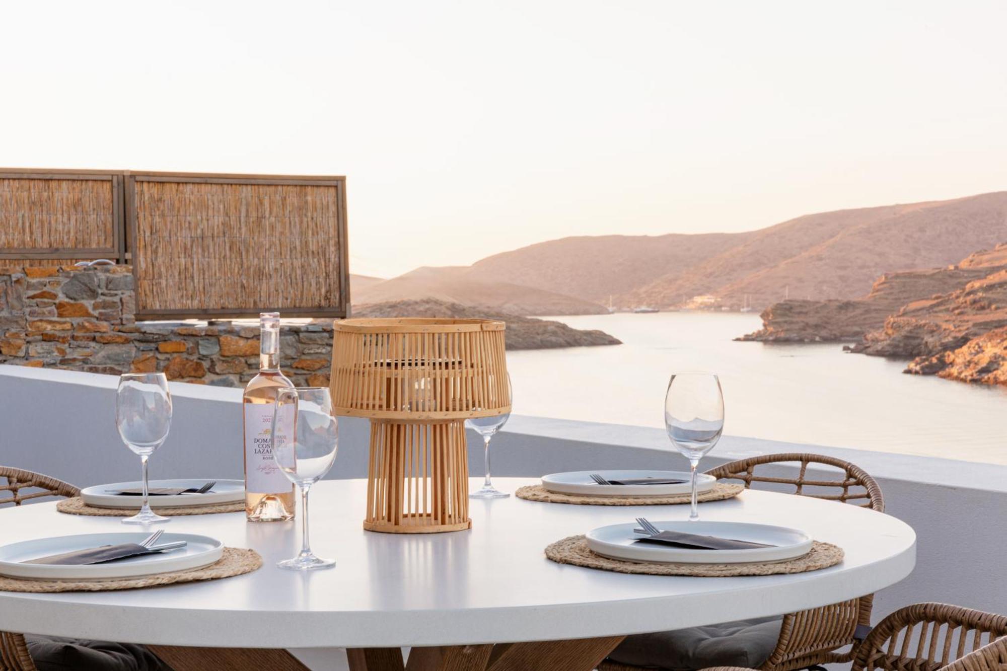 Amal Kythnos Suites エクステリア 写真