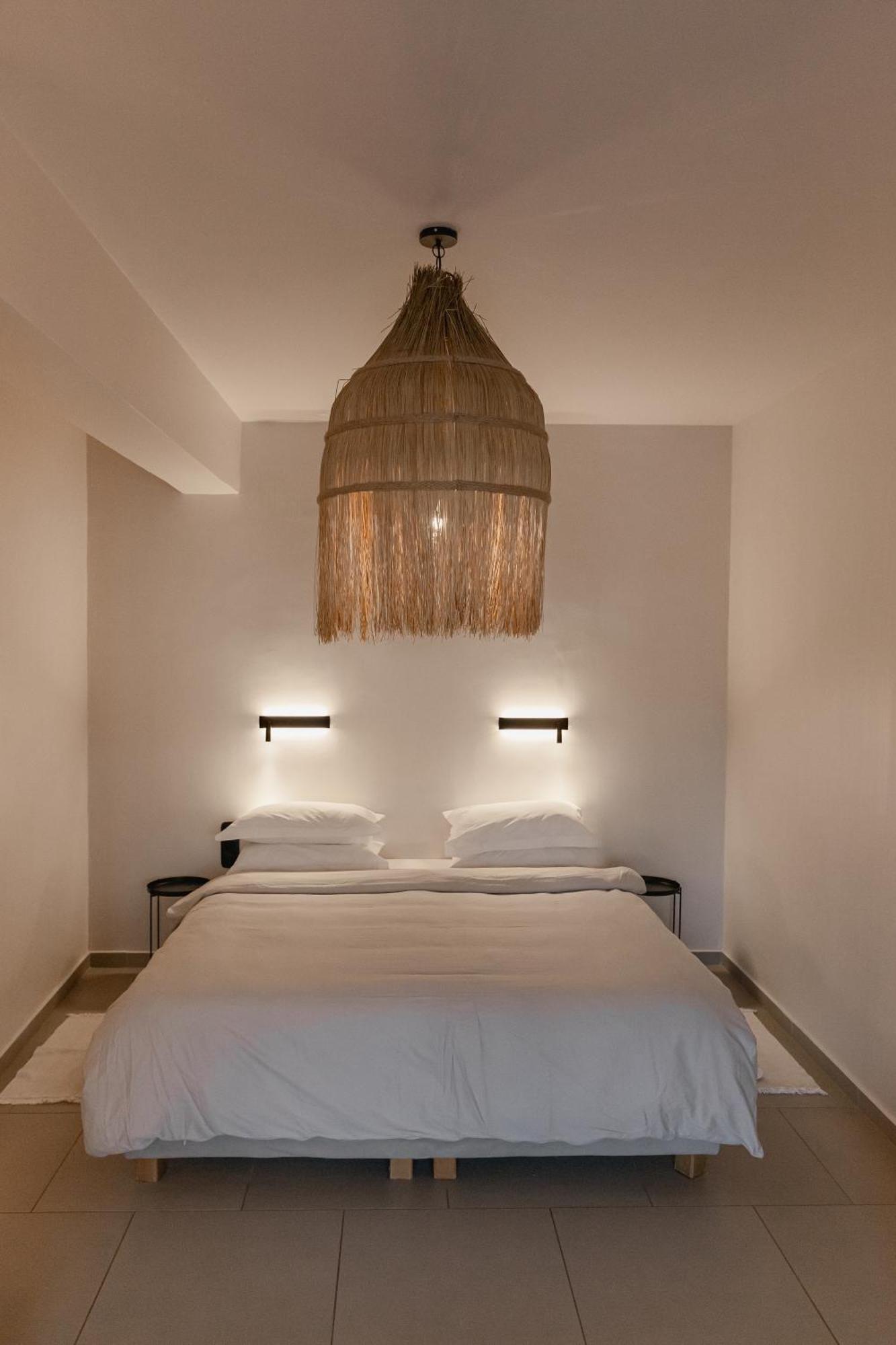 Amal Kythnos Suites エクステリア 写真
