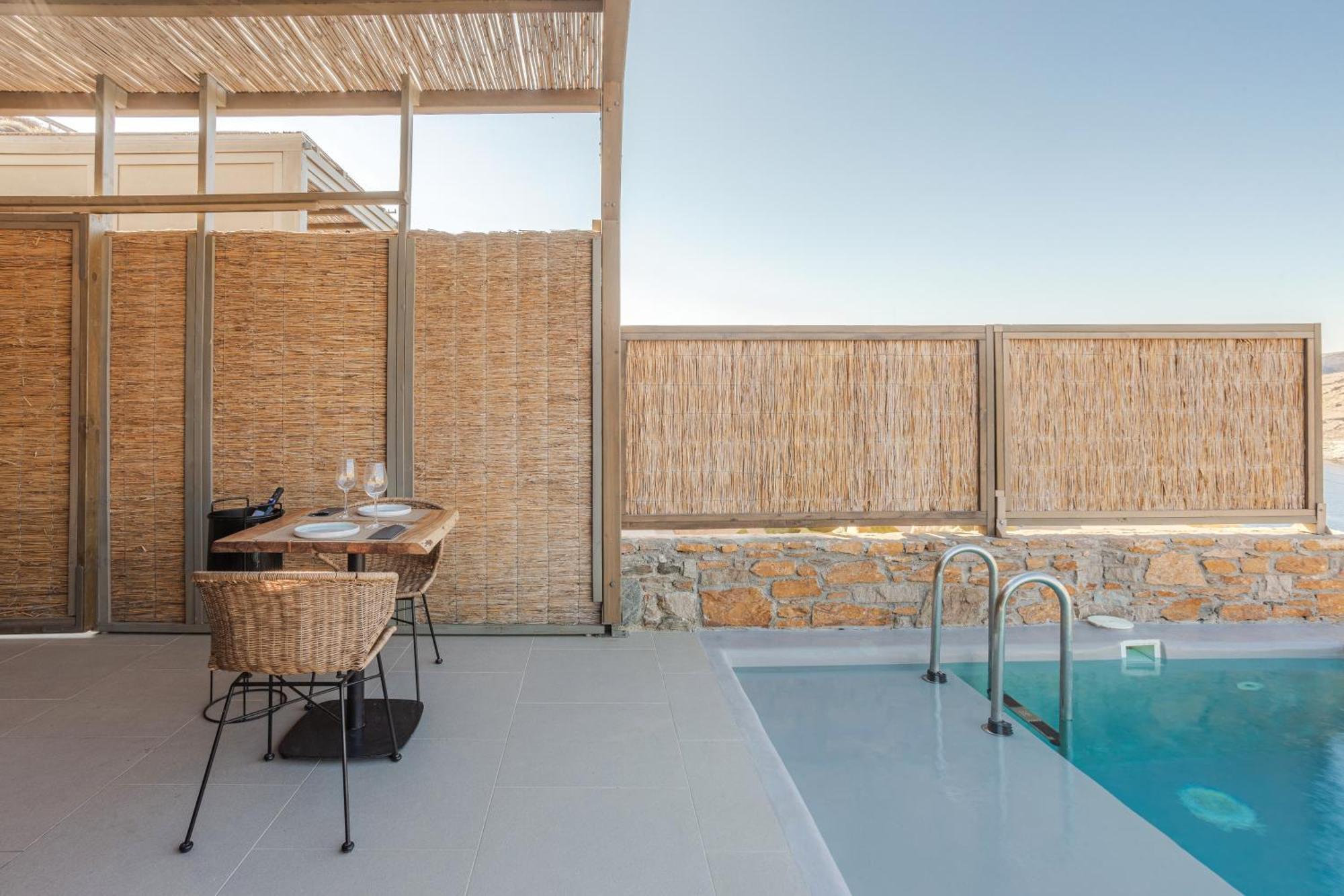 Amal Kythnos Suites エクステリア 写真