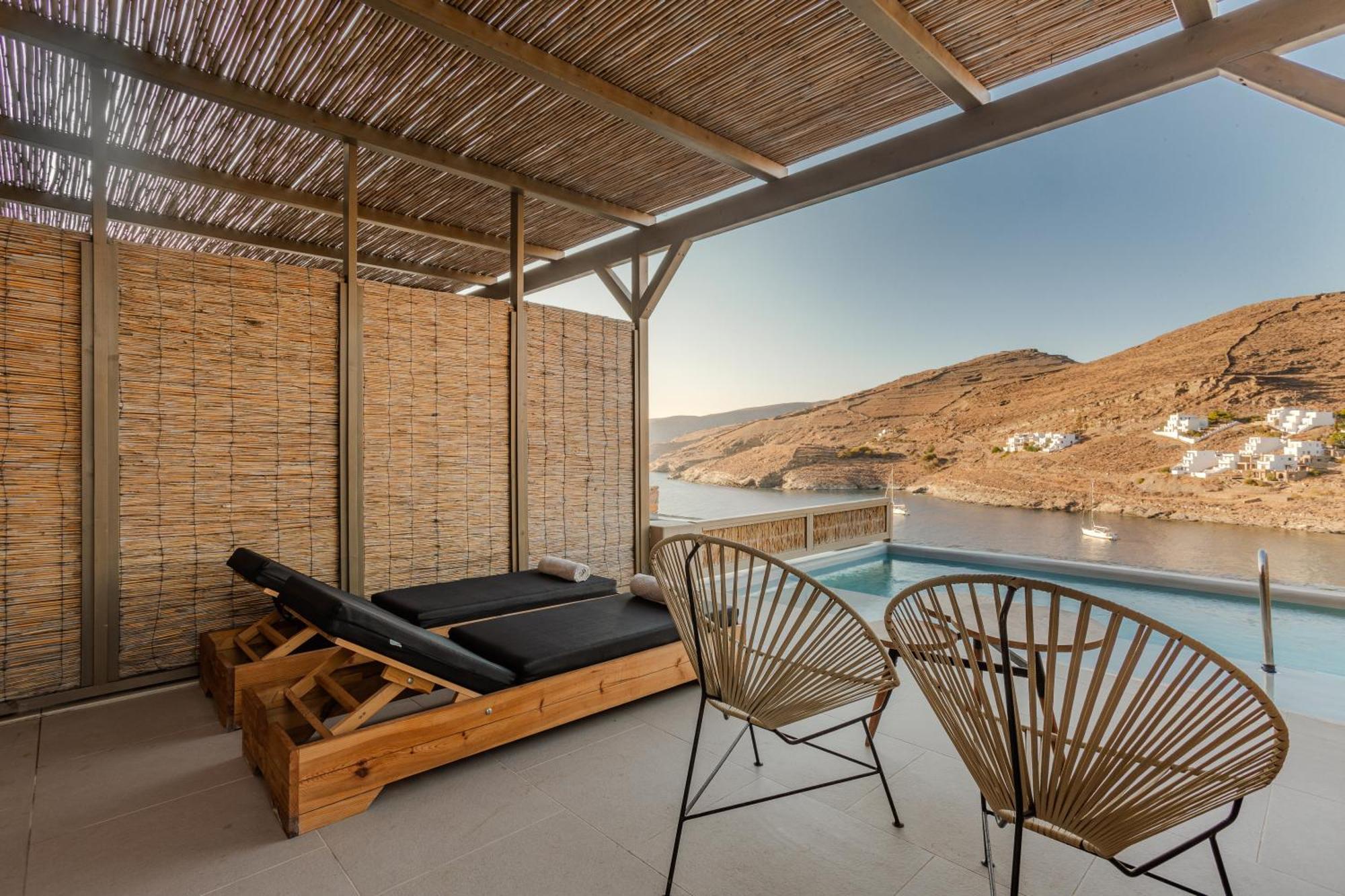 Amal Kythnos Suites エクステリア 写真
