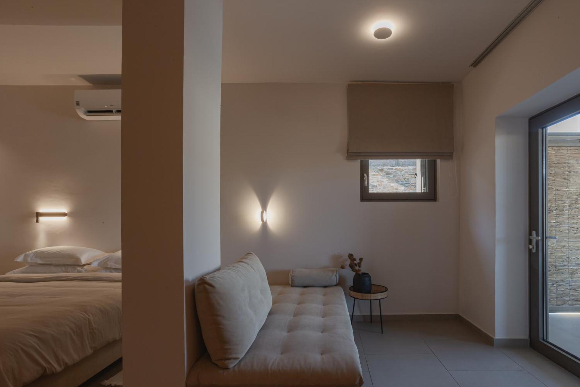 Amal Kythnos Suites エクステリア 写真