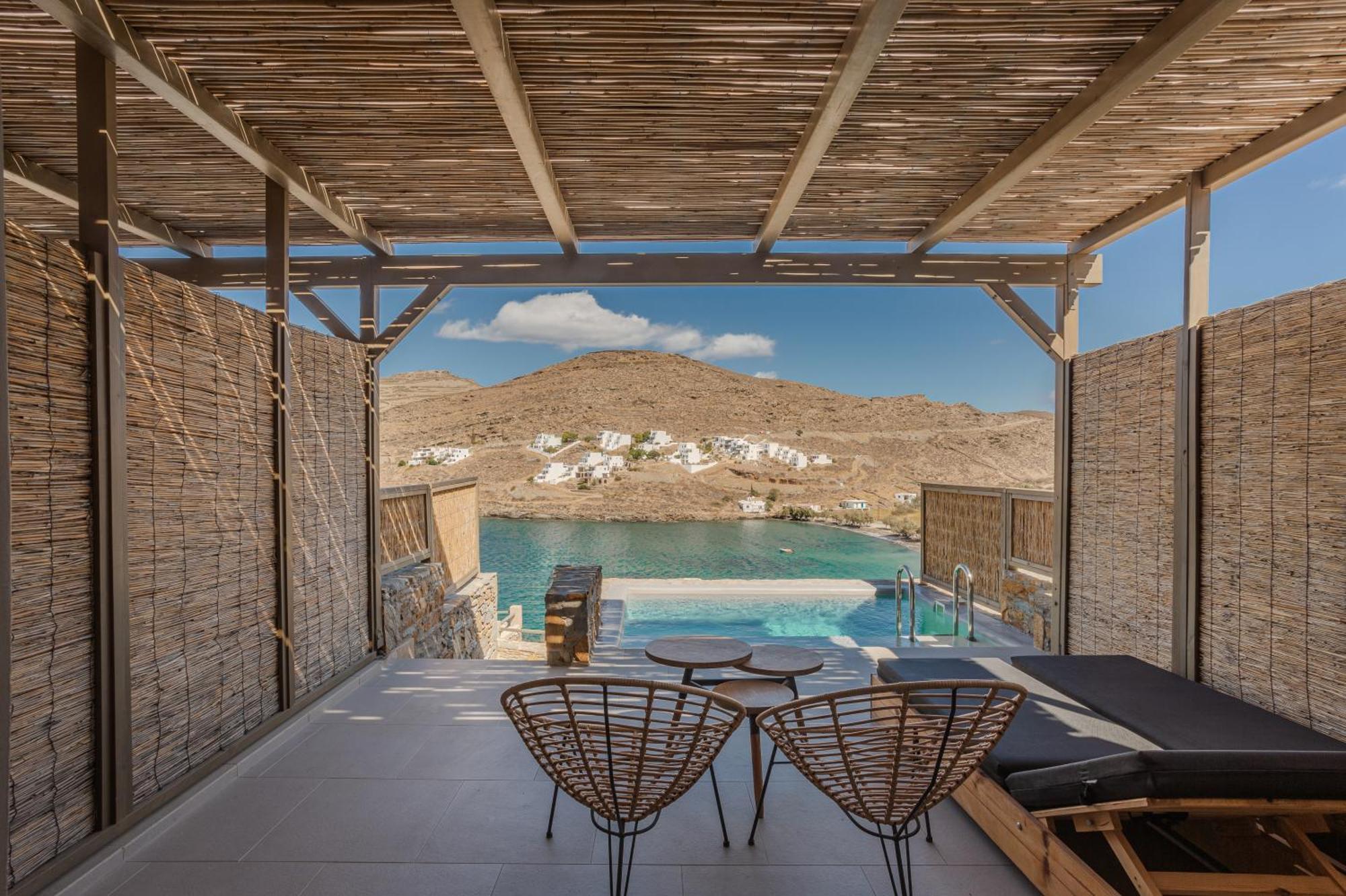Amal Kythnos Suites エクステリア 写真
