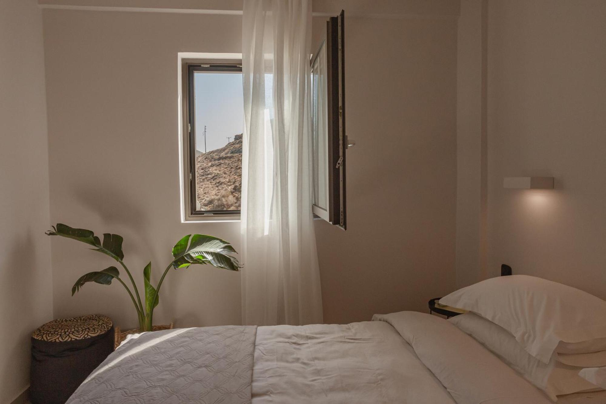 Amal Kythnos Suites エクステリア 写真