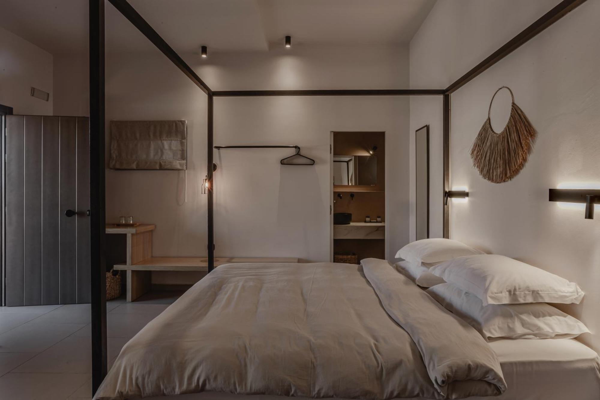 Amal Kythnos Suites エクステリア 写真