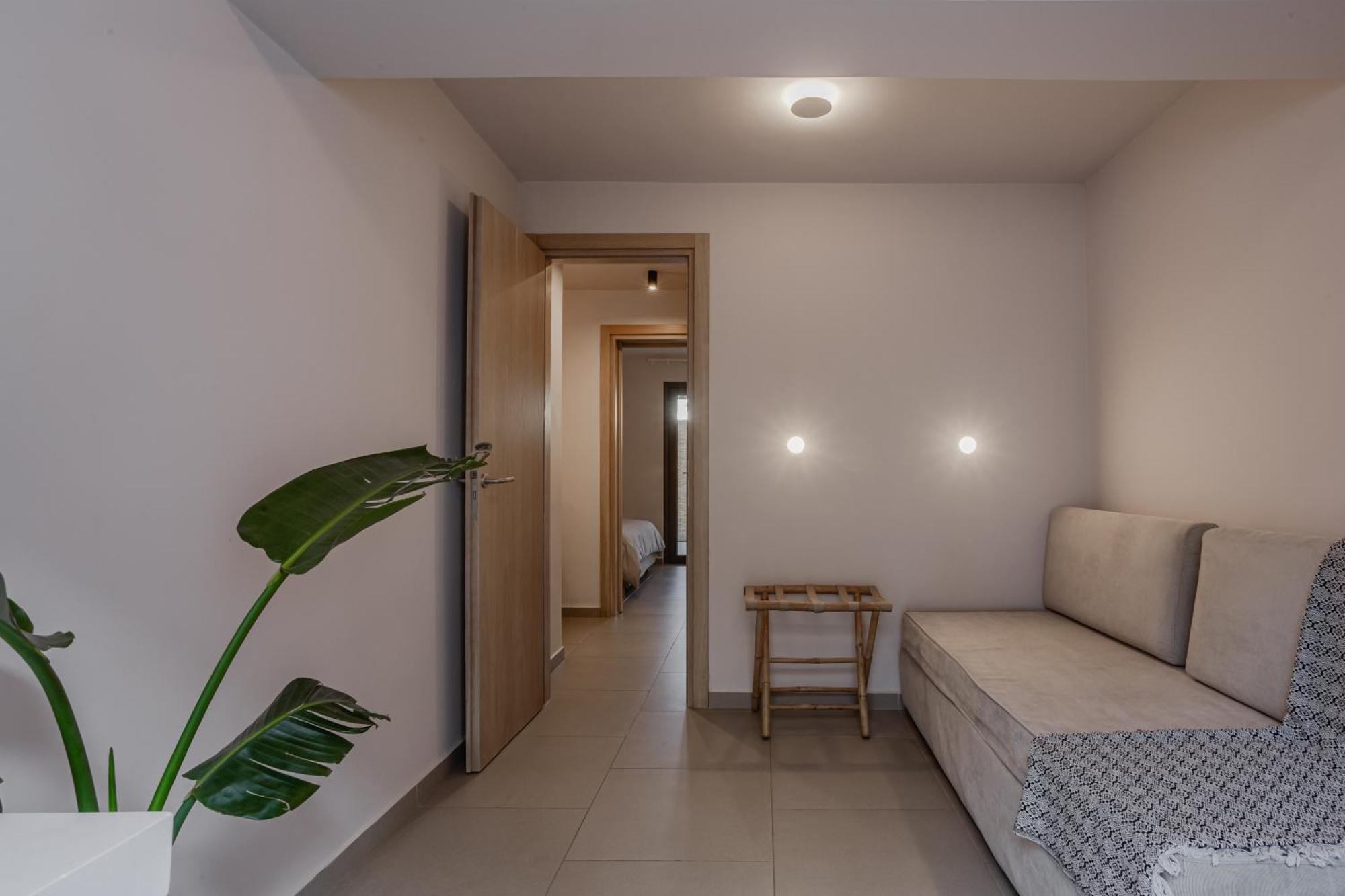 Amal Kythnos Suites エクステリア 写真