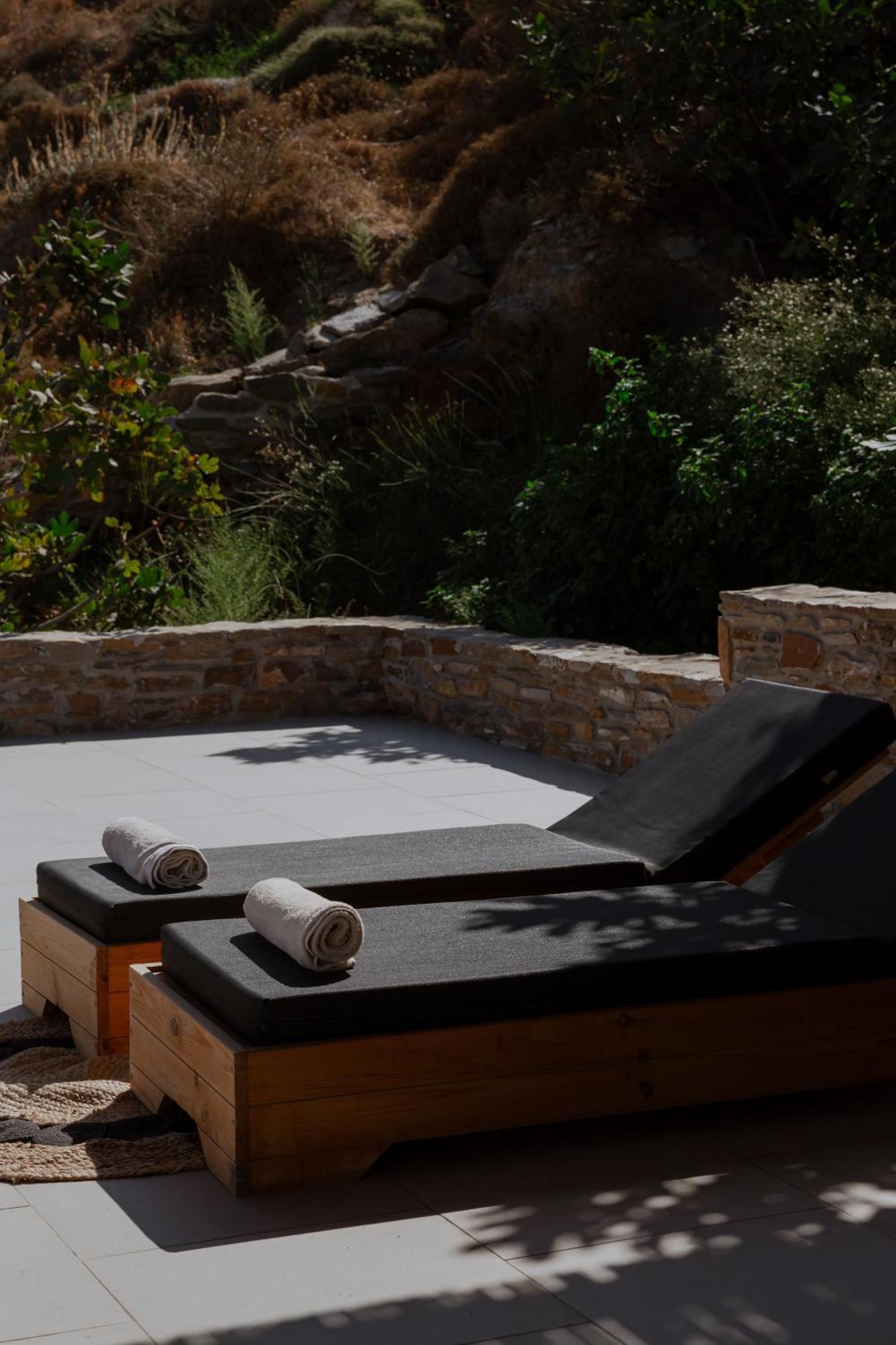 Amal Kythnos Suites エクステリア 写真