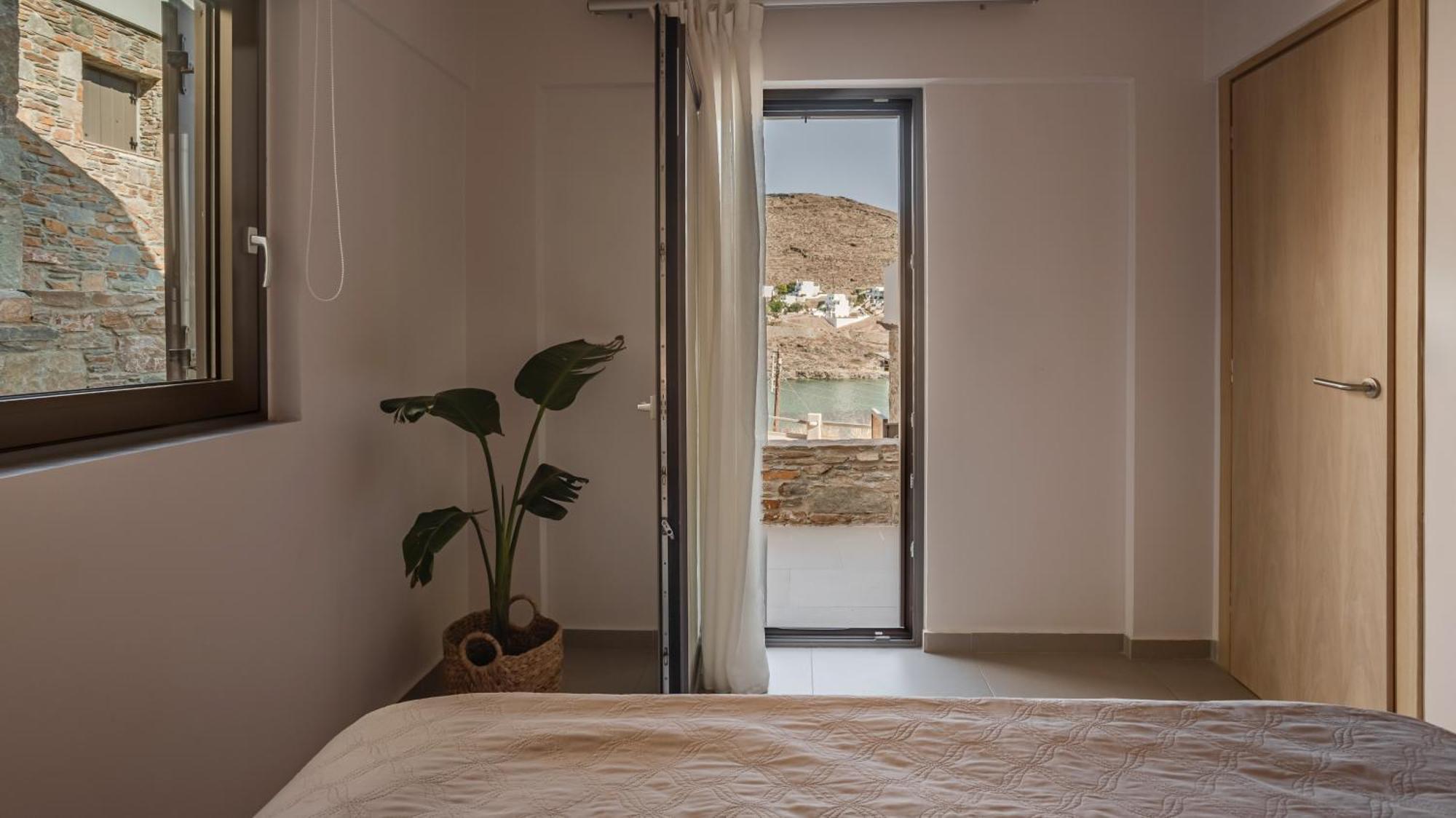 Amal Kythnos Suites エクステリア 写真