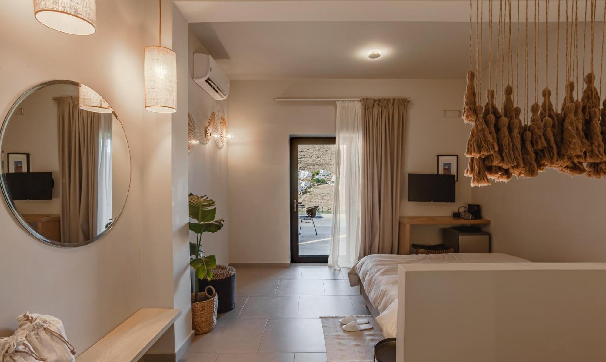 Amal Kythnos Suites エクステリア 写真