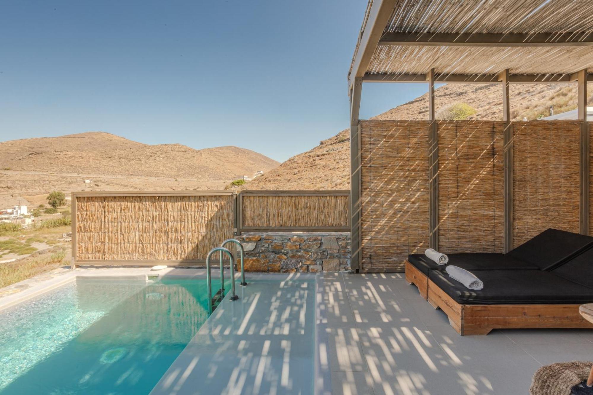 Amal Kythnos Suites エクステリア 写真