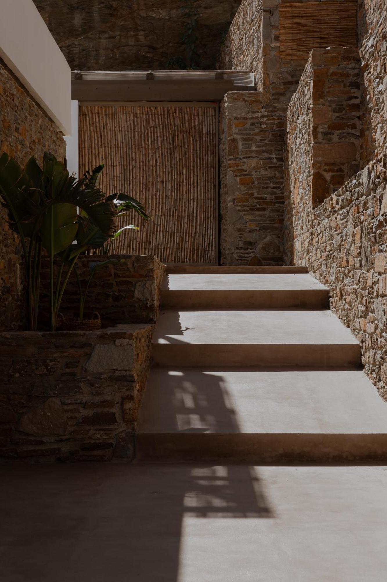 Amal Kythnos Suites エクステリア 写真